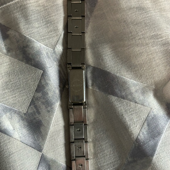 DKNY watch with silver link band - Picture 4 of 4